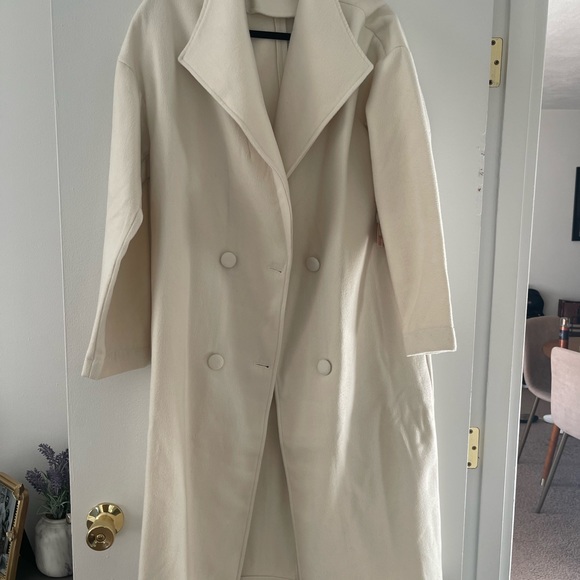 All white jacket - Picture 7 of 7